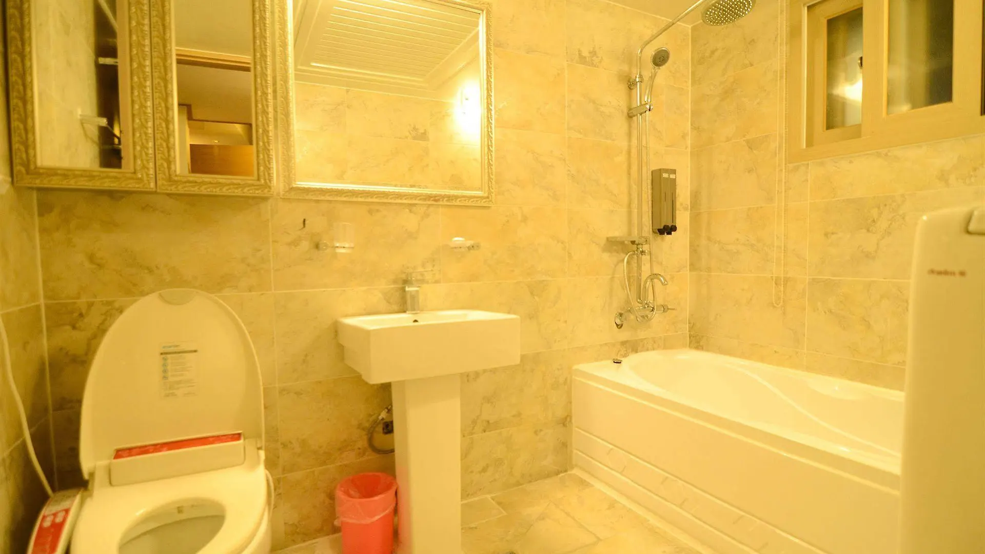 Kimchee Gangnam Guesthouse Seoul