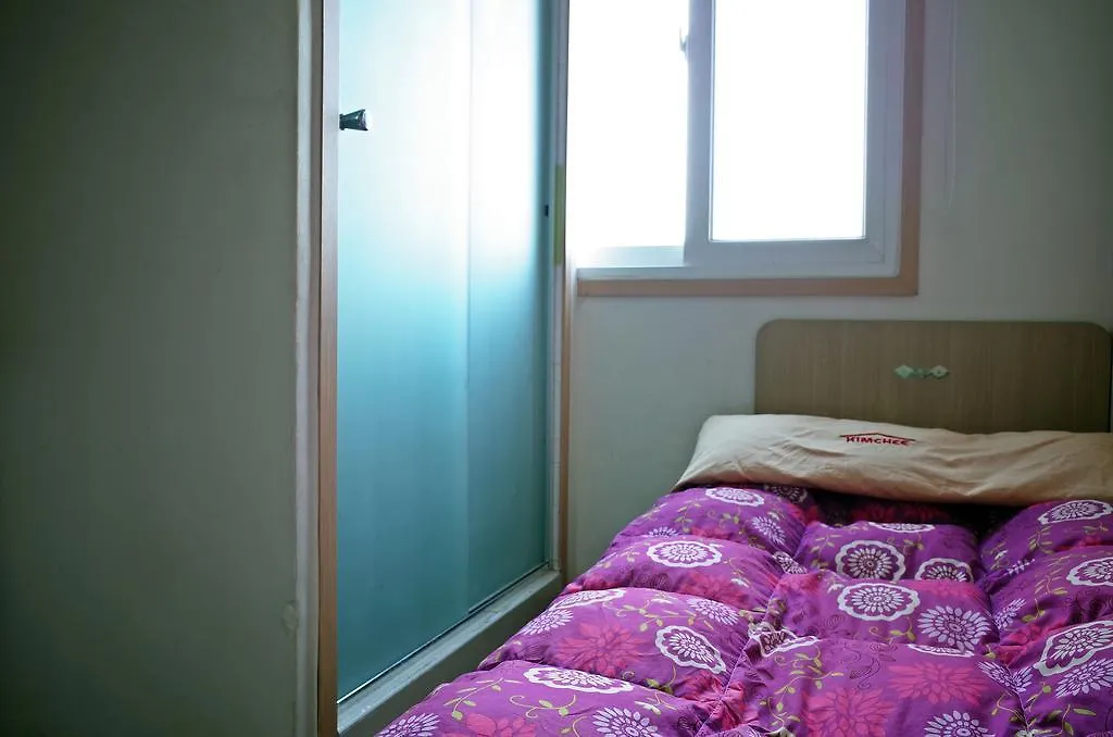 Kimchee Gangnam Guesthouse Seoul 2*,